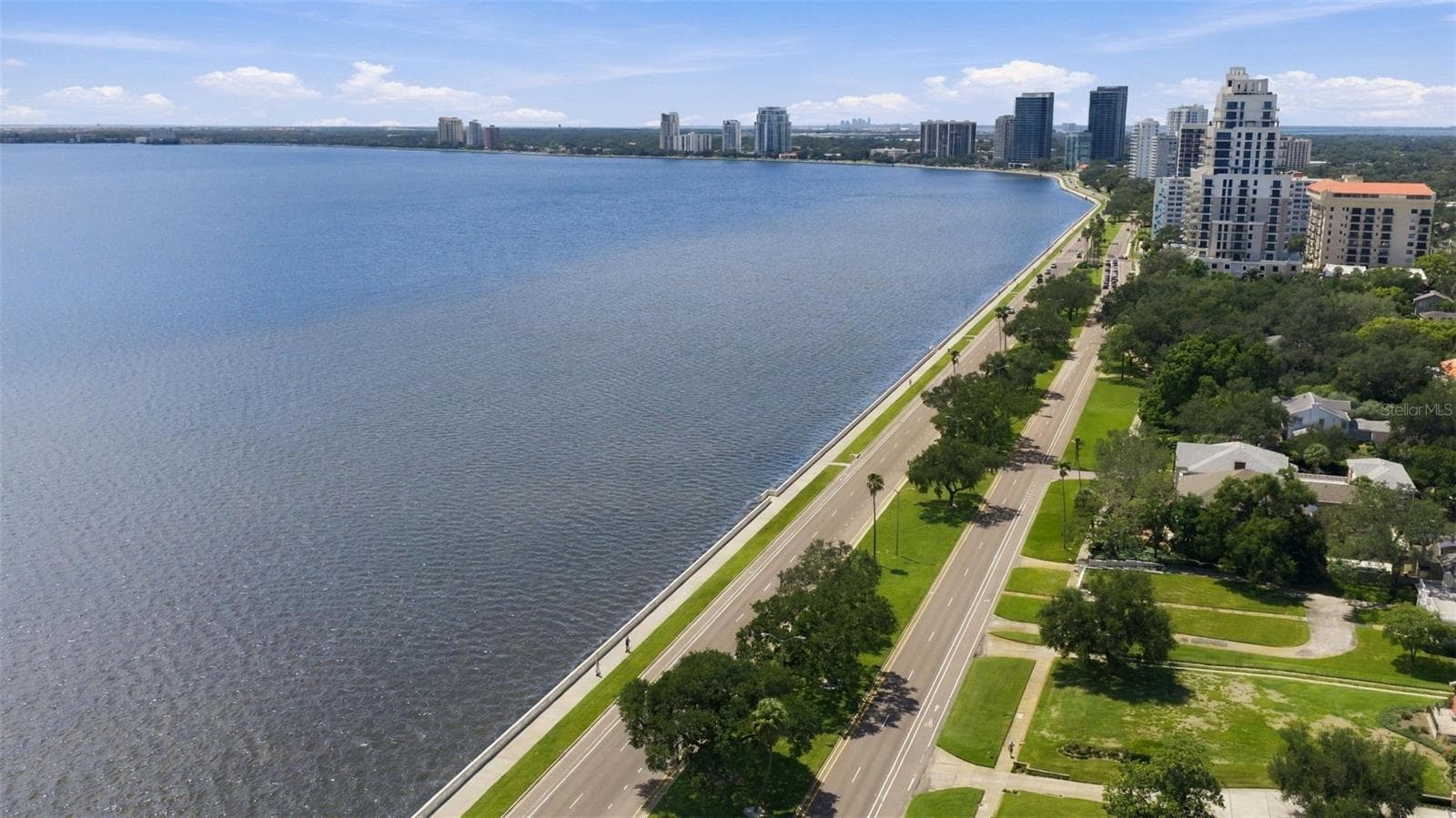 Bayshore Blvd: longest running sidewalk - 1801 W HILLS AVE, TAMPA