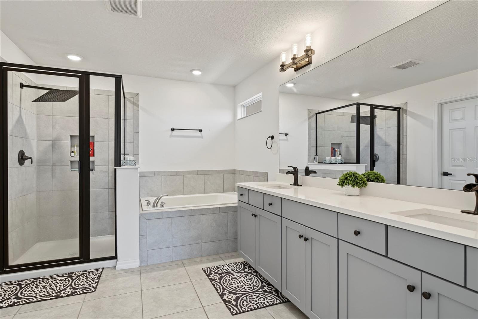 Single Family Residence at 2470 STANDING ROCK CIR, OAKLAND, photo 19 of 48