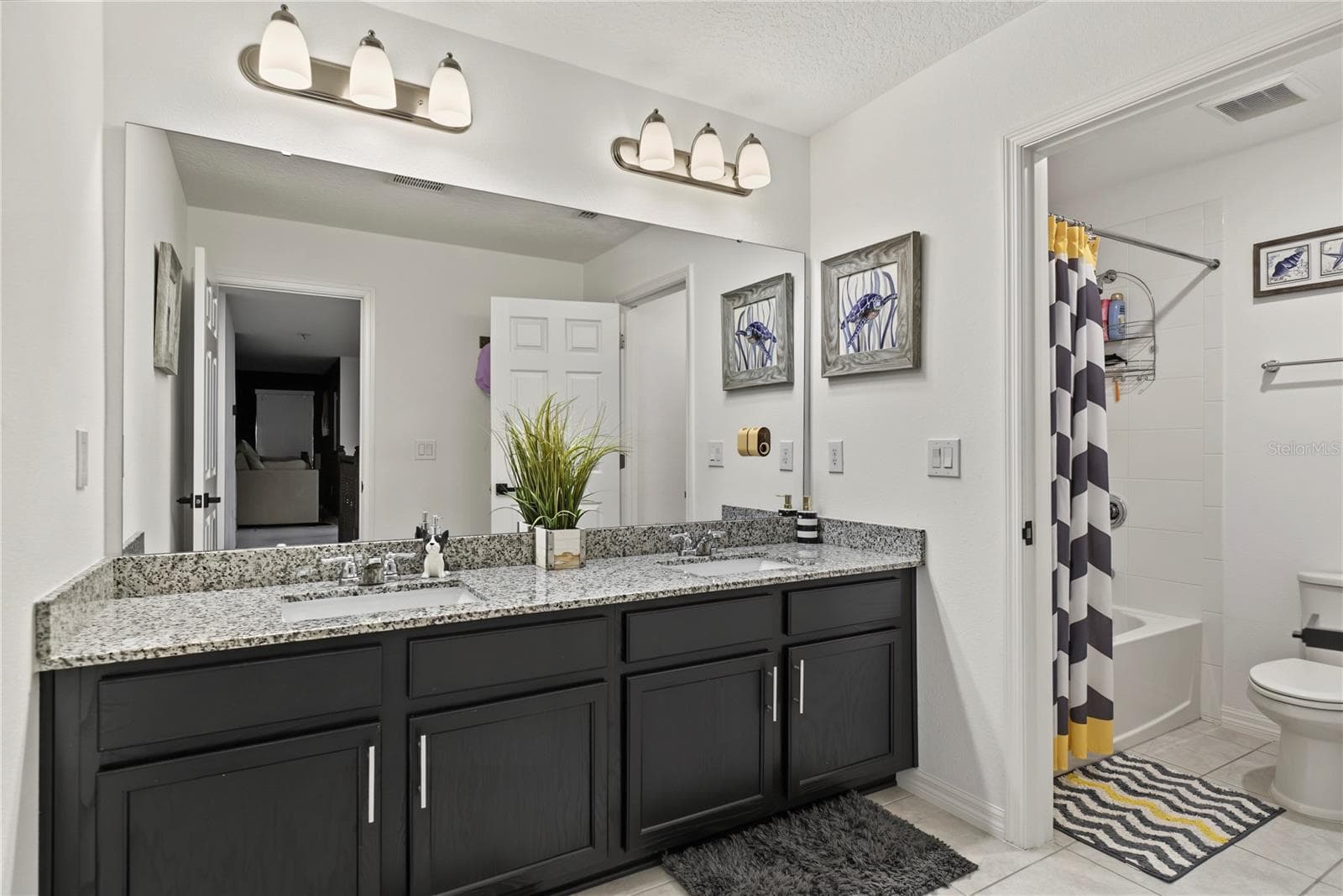 Single Family Residence at 2470 STANDING ROCK CIR, OAKLAND, photo 25 of 48
