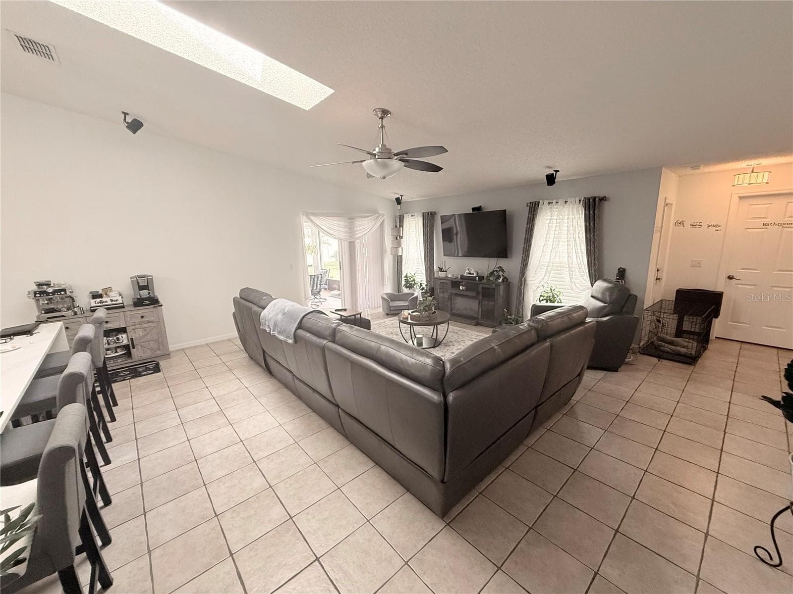 Living Room - 973 RADFORD DR, DELTONA