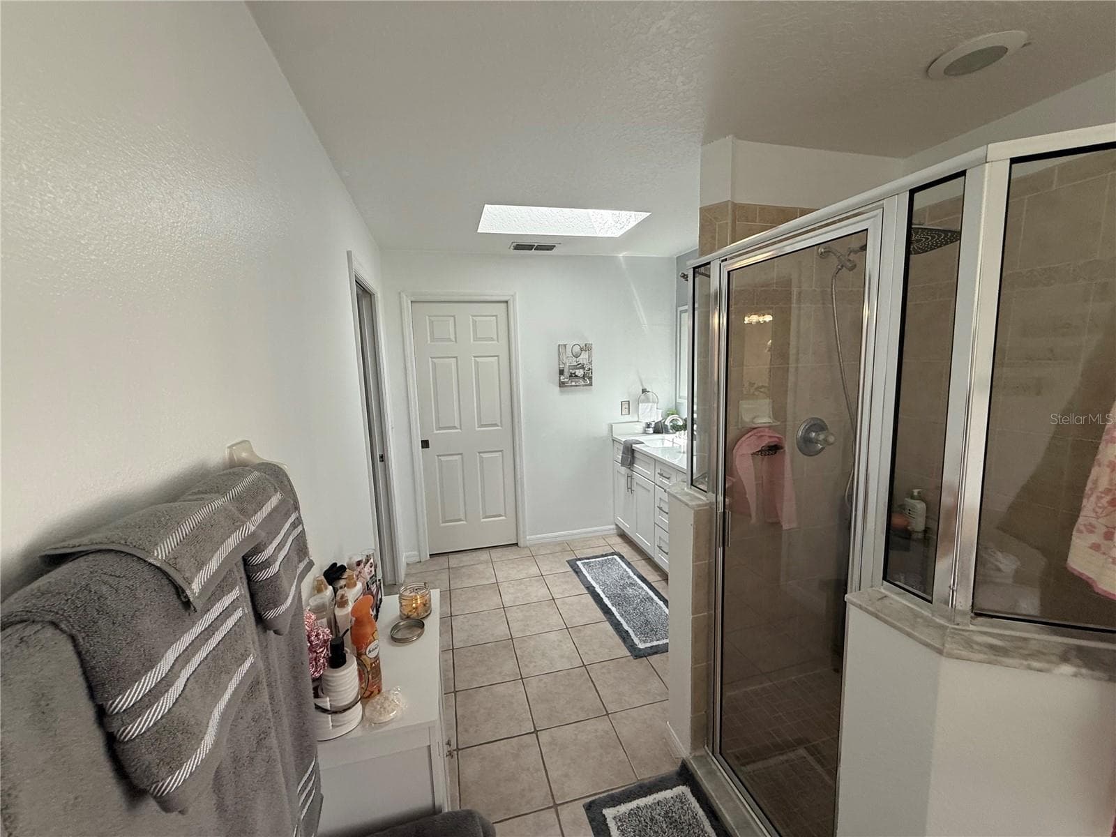 Primary Bathroom - 973 RADFORD DR, DELTONA