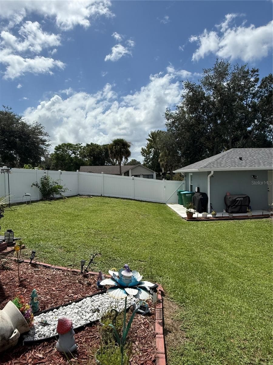 Single Family Residence at 973 RADFORD DR, DELTONA, photo 24 of 29