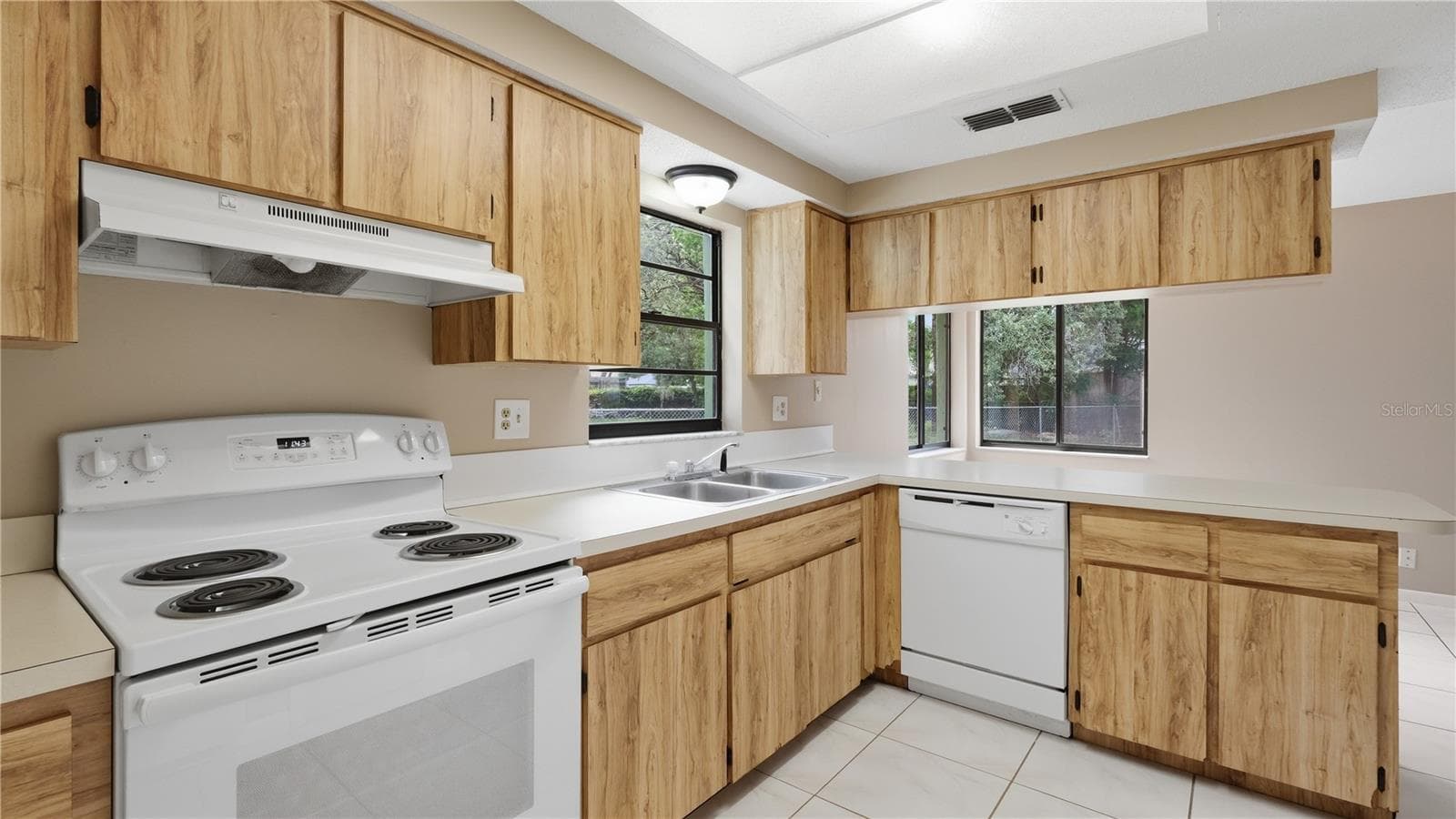 Single Family Residence at 8296 GALLUP RD, SPRING HILL, photo 15 of 57