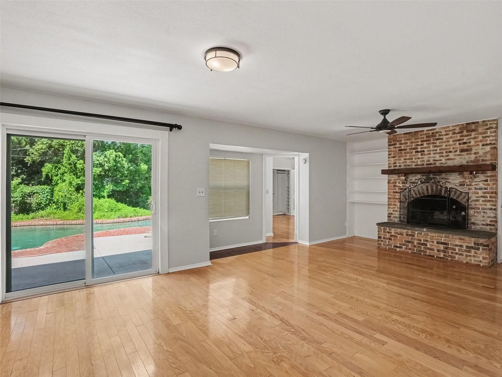 Single Family Residence at 520 LAUREL LN, LAKELAND, photo 6 of 27