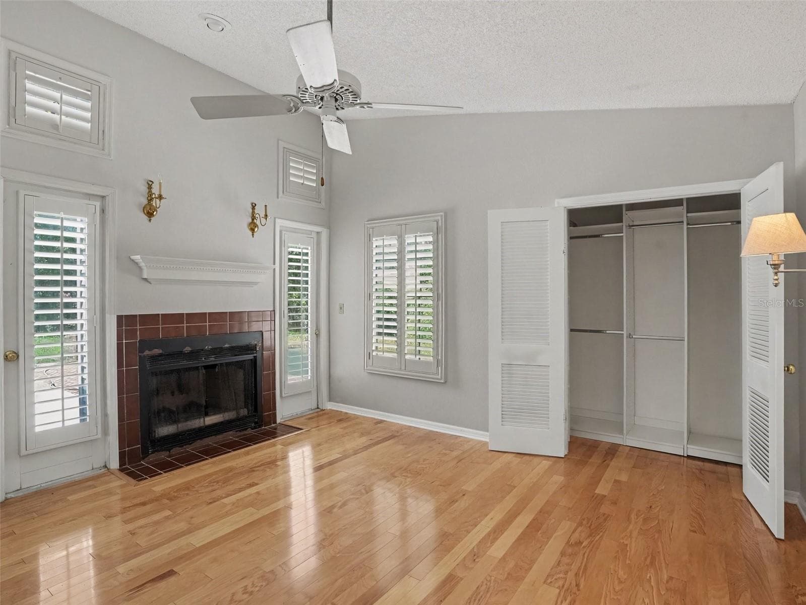 Single Family Residence at 520 LAUREL LN, LAKELAND, photo 7 of 27