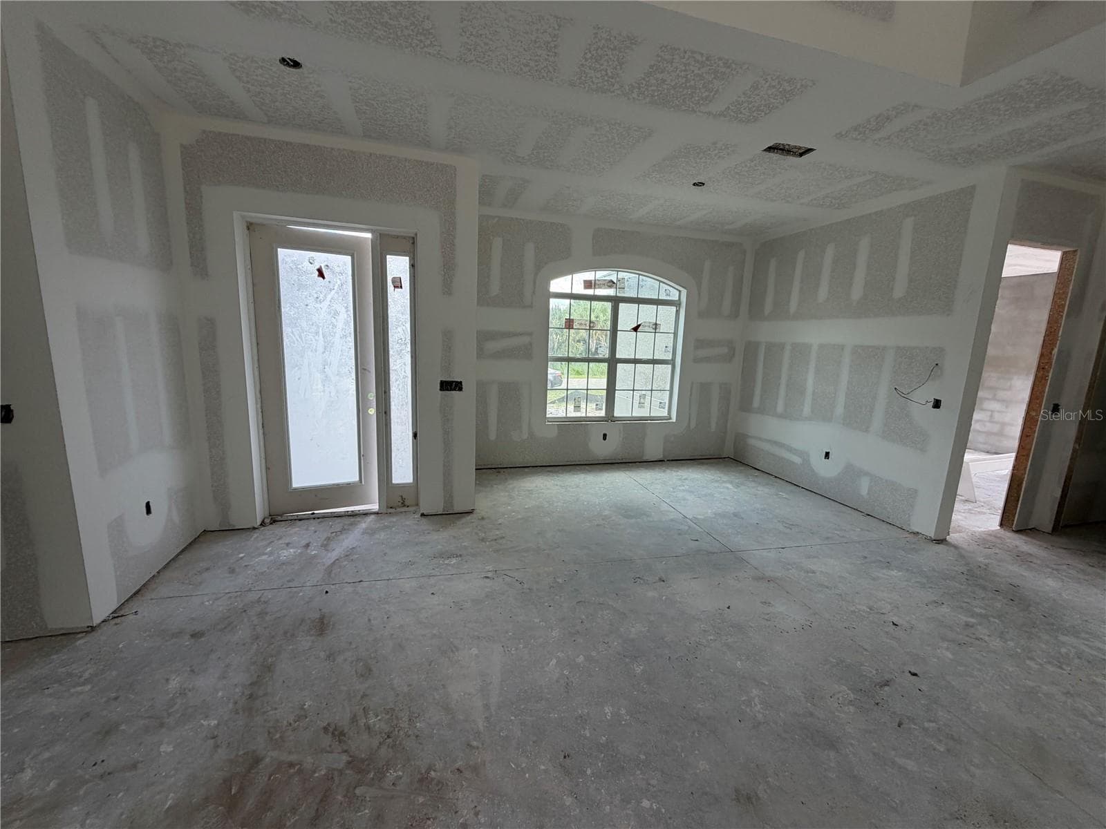 Entrance - 8233 GIVLIC LN, NORTH PORT