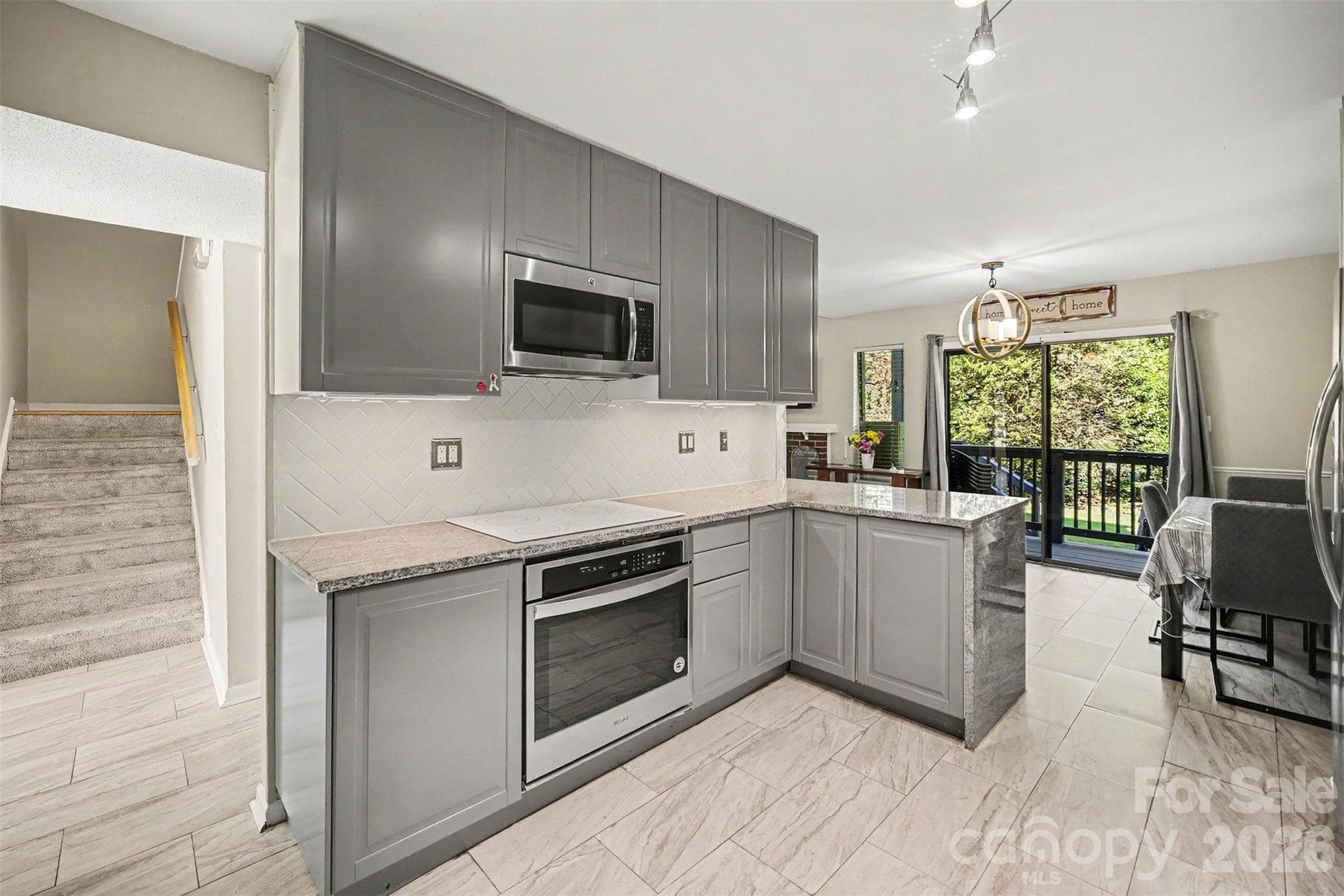 Condominium at 6612 Point Comfort Lane, Charlotte, photo 2 of 34