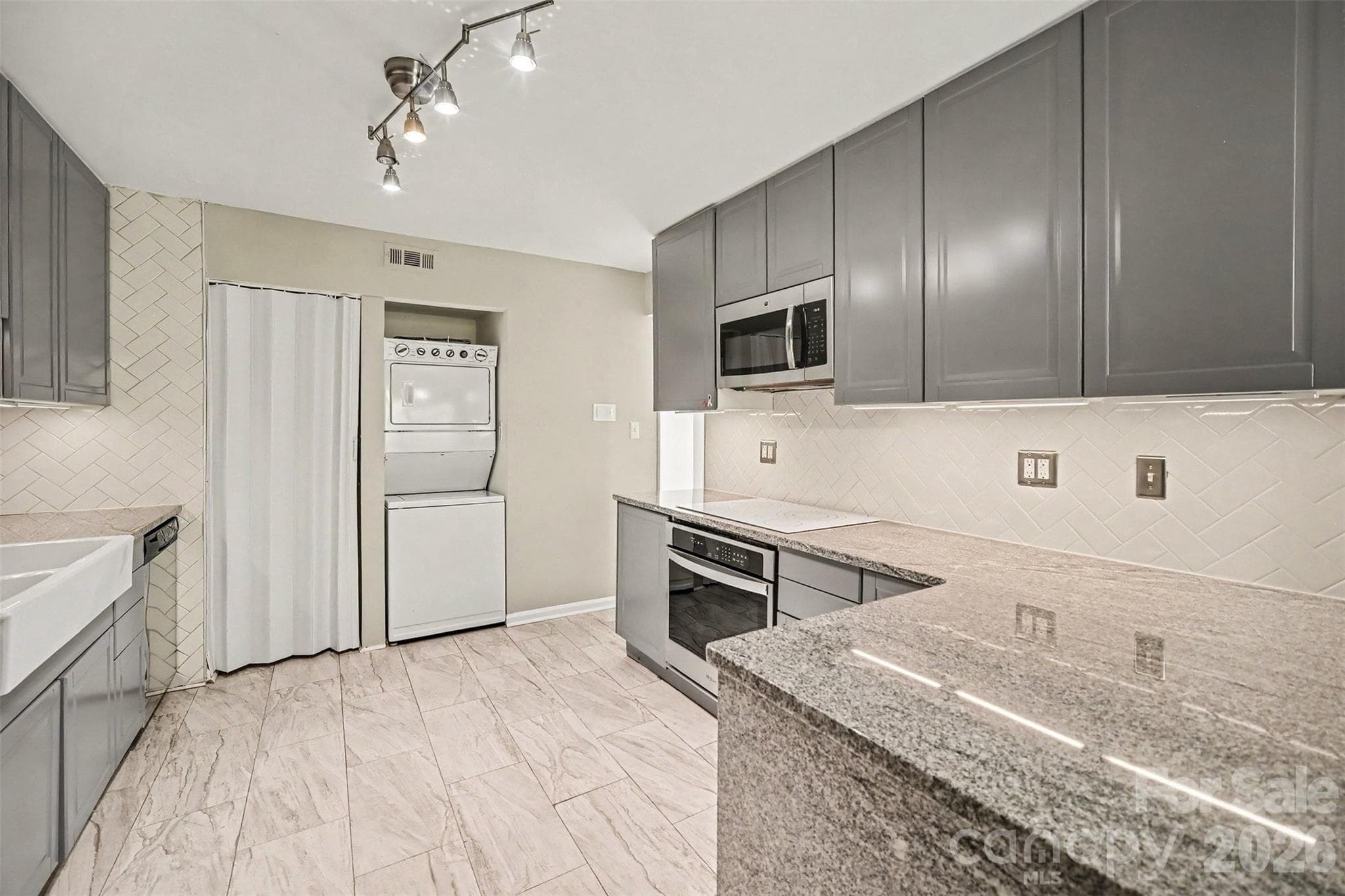 Condominium at 6612 Point Comfort Lane, Charlotte, photo 14 of 34