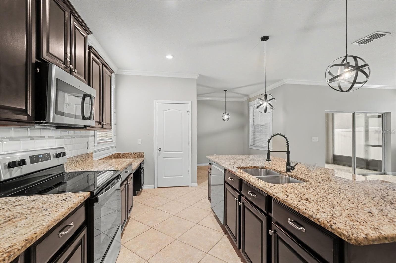 Single Family Residence at 12026 STREAMBED DR, RIVERVIEW, photo 13 of 34