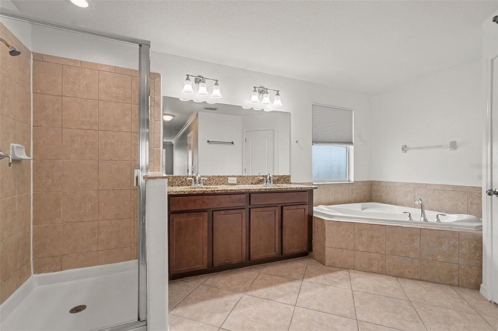 Single Family Residence at 12026 STREAMBED DR, RIVERVIEW, photo 18 of 34
