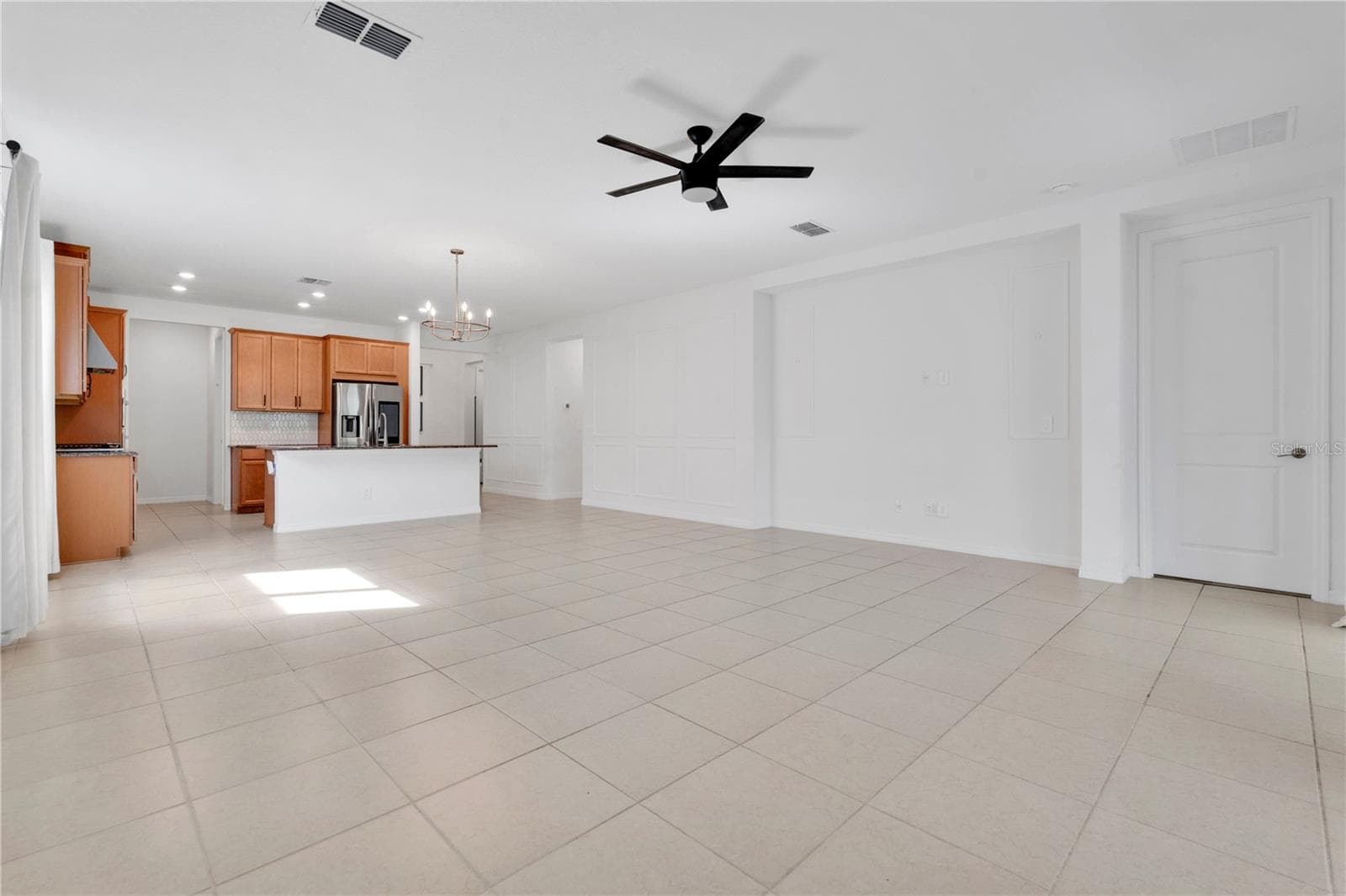 Single Family Residence at 961 LAKESIDE ESTATES DR, APOPKA, photo 10 of 37