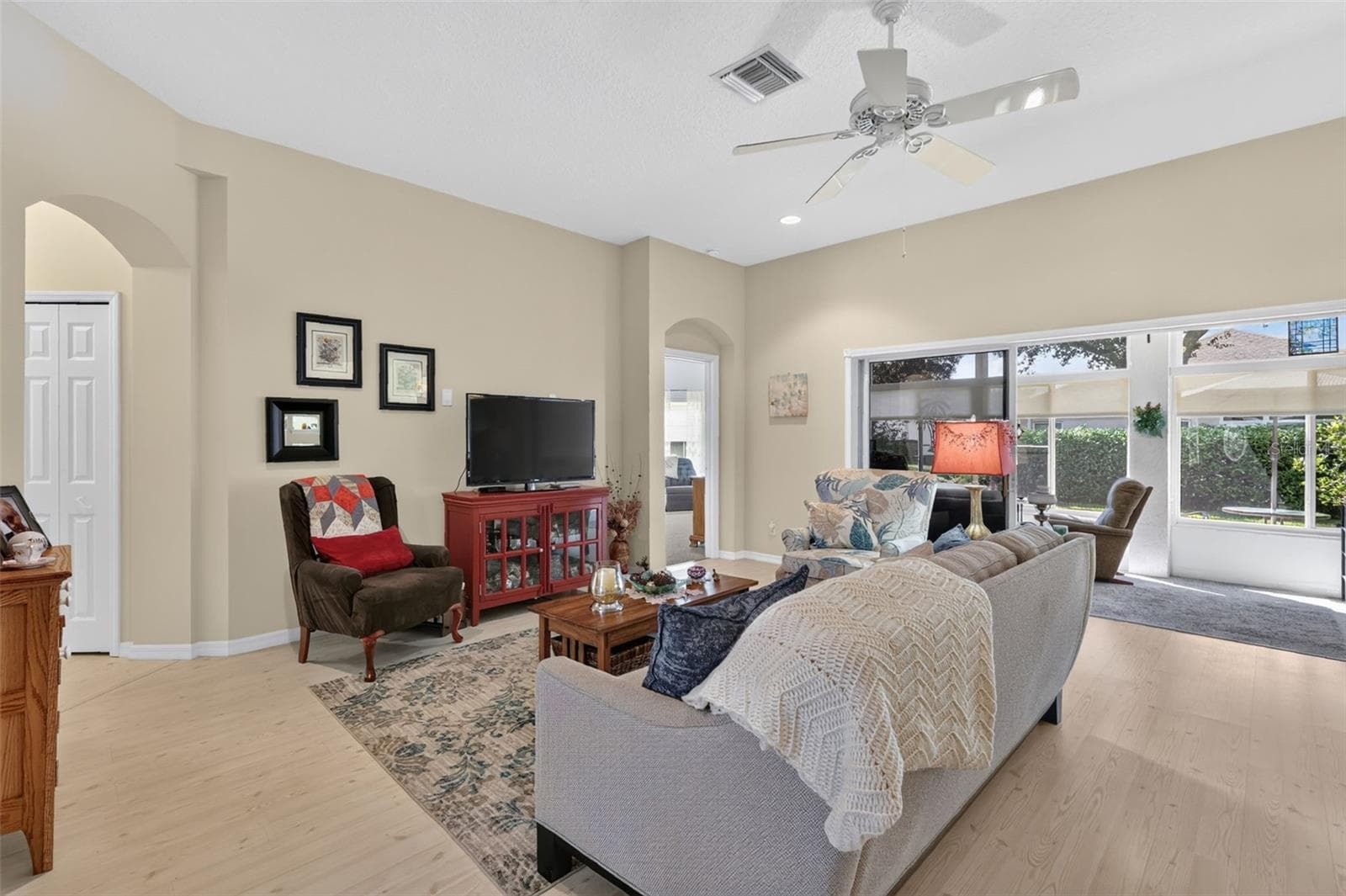 Single Family Residence at 5138 AURORA DR, LEESBURG, photo 12 of 52