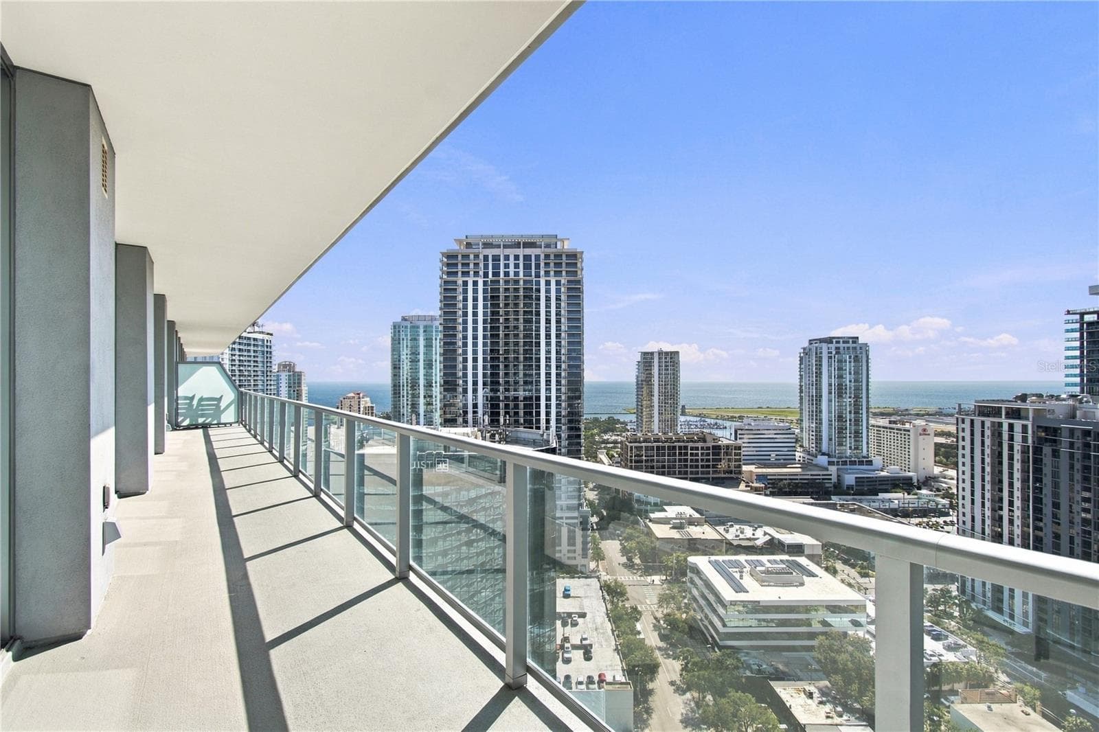 Exceptional full-length terrace spans the entire residence for true indoor-outdoor living - 400 CENTRAL AVE #2505, ST PETERSBURG
