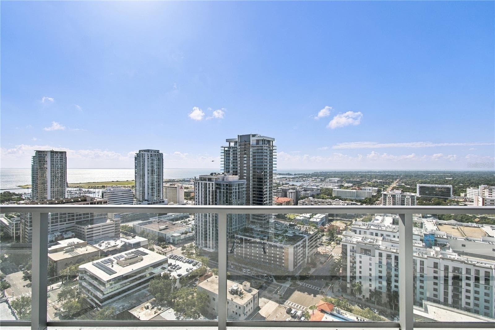 Sweeping southeast views combine the downtown skyline, Tampa Bay and surrounding waterways - 400 CENTRAL AVE #2505, ST PETERSBURG