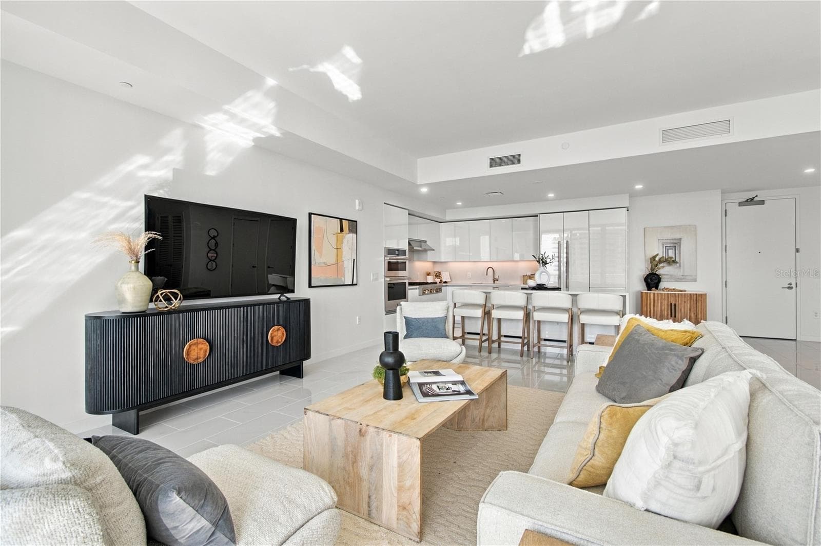 The original third bedroom was opened to create this impressive 28-foot great room - 400 CENTRAL AVE #2505, ST PETERSBURG