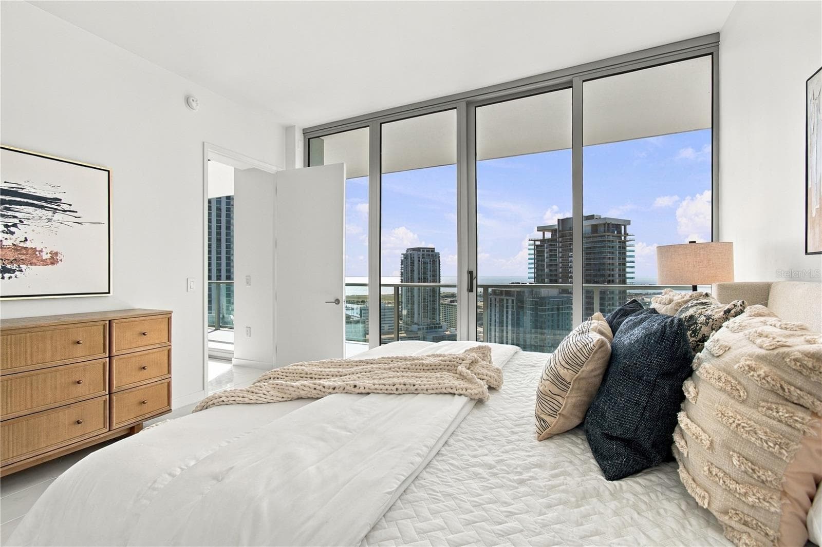 Spacious guest suite includes its own private ensuite bath - 400 CENTRAL AVE #2505, ST PETERSBURG