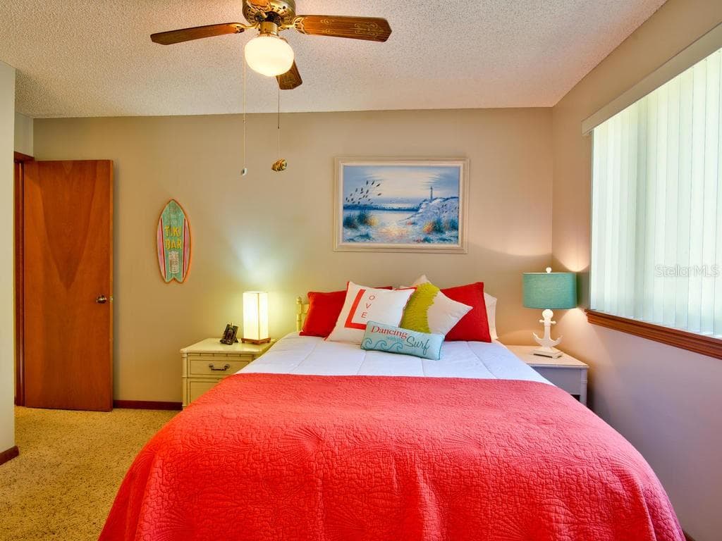 Queen bed Guest bedroom - LVP floors now NO carpet - 2700 GULF BLVD #2, INDIAN ROCKS BEACH
