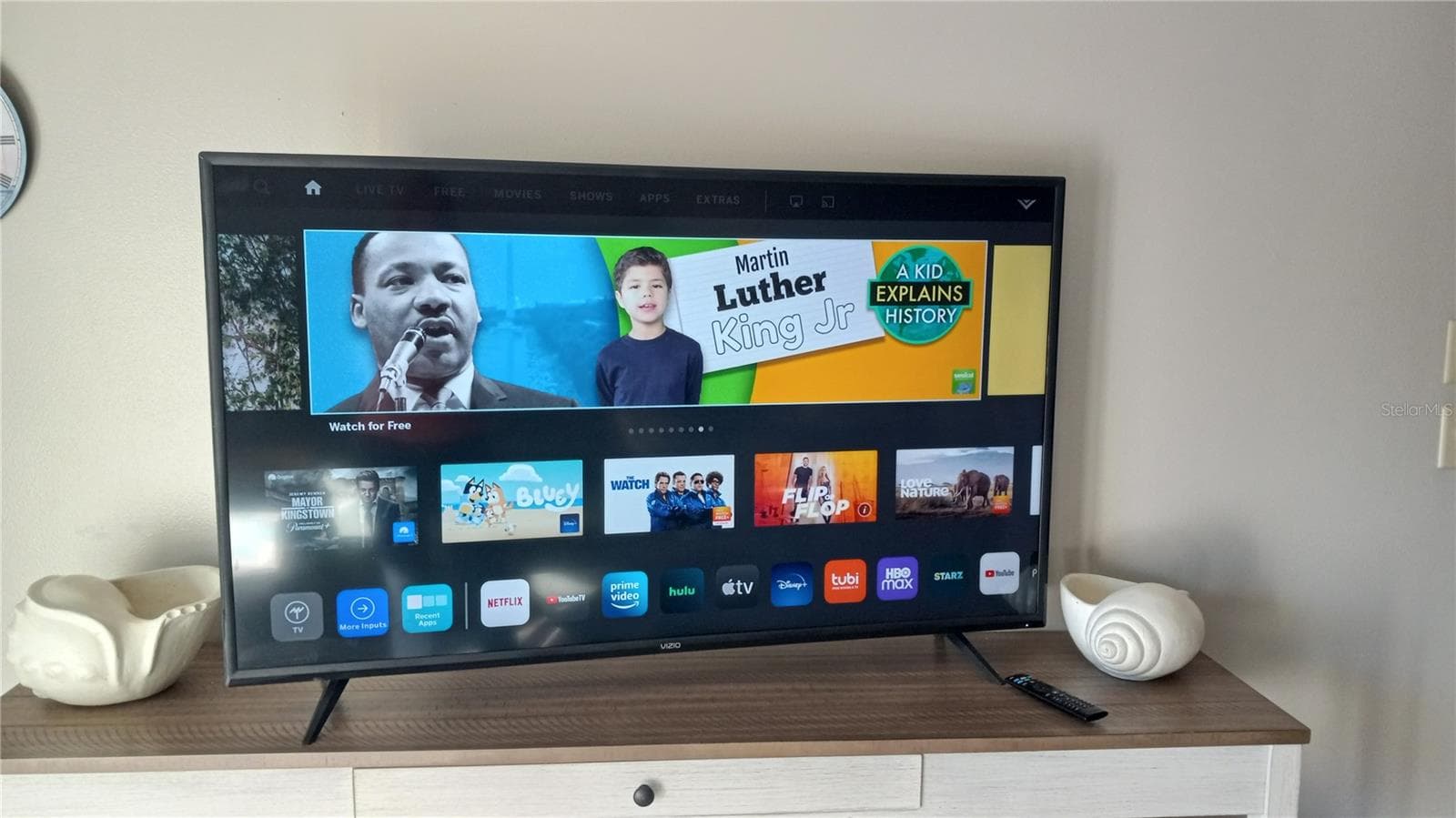 Smart TVs - 2700 GULF BLVD #2, INDIAN ROCKS BEACH