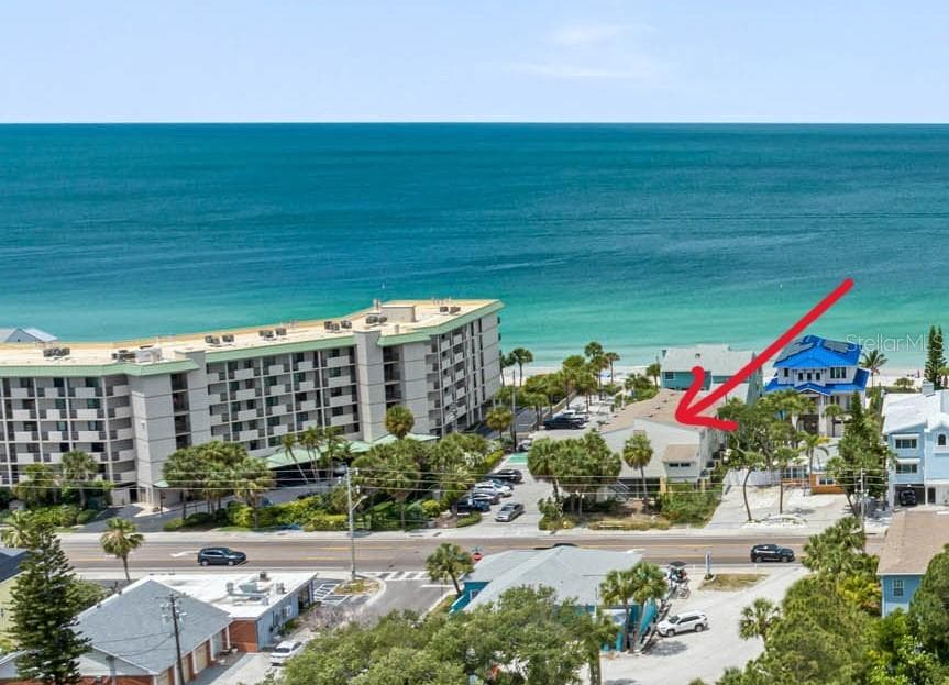 NO roads to cross to get to the BEACH! - 2700 GULF BLVD #2, INDIAN ROCKS BEACH