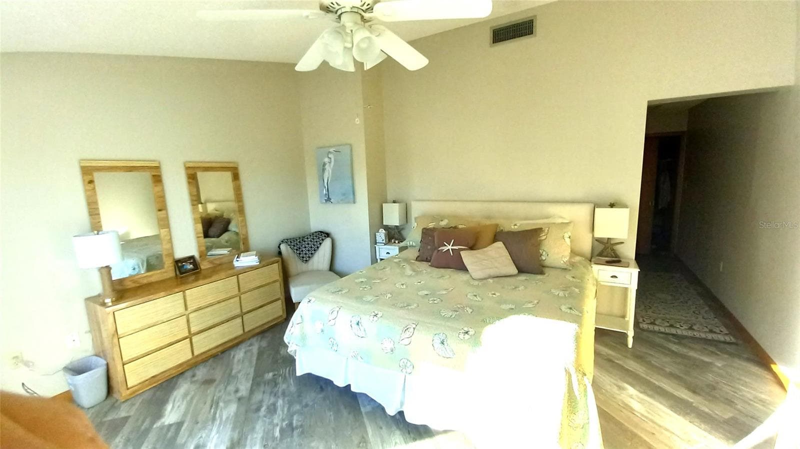Primary bedroom with ensuite bathroom - 2700 GULF BLVD #2, INDIAN ROCKS BEACH