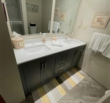 Primary bathroom tub/shower combo - 2700 GULF BLVD #2, INDIAN ROCKS BEACH