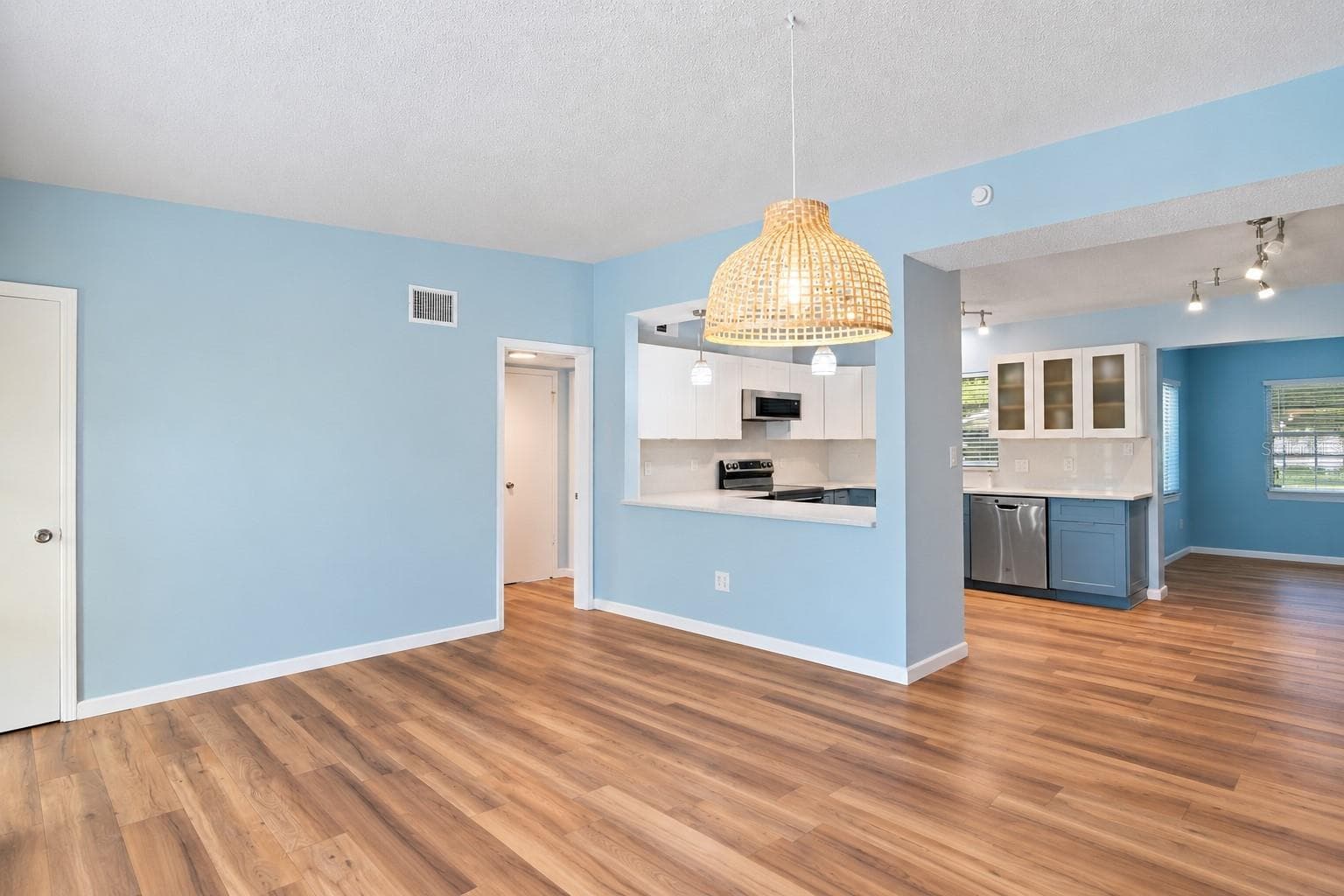 Dining/Kitchen Room View 2 - 1840 N POWERS DR, ORLANDO