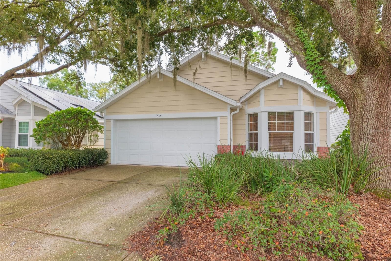 Single Family Residence at 5161 STERLING MANOR DR, TAMPA, photo 2 of 44