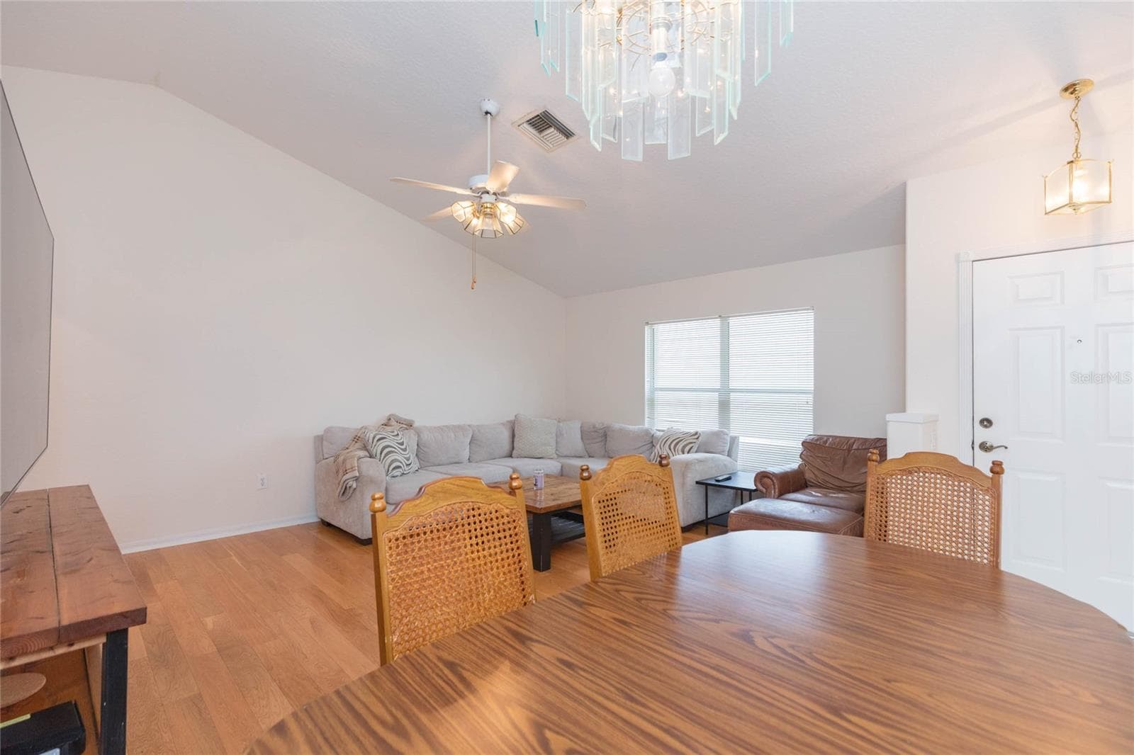 Single Family Residence at 5161 STERLING MANOR DR, TAMPA, photo 6 of 44