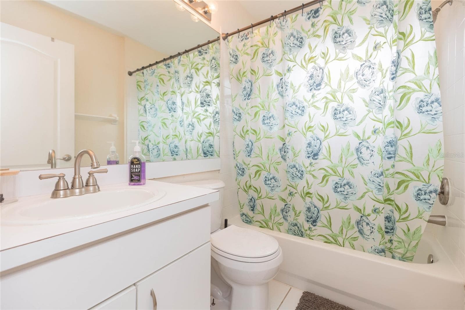 Single Family Residence at 5161 STERLING MANOR DR, TAMPA, photo 18 of 44