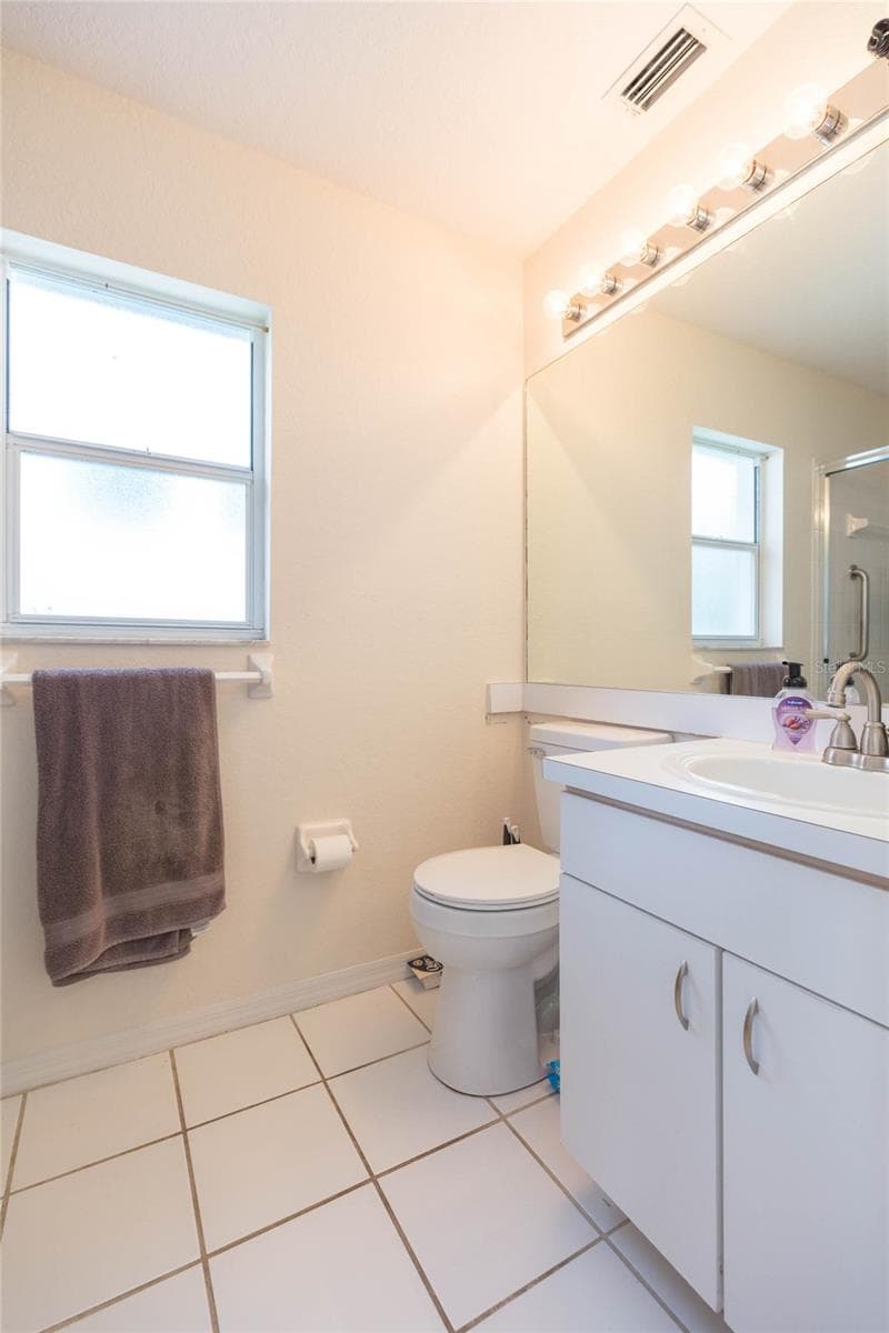 Single Family Residence at 5161 STERLING MANOR DR, TAMPA, photo 23 of 44