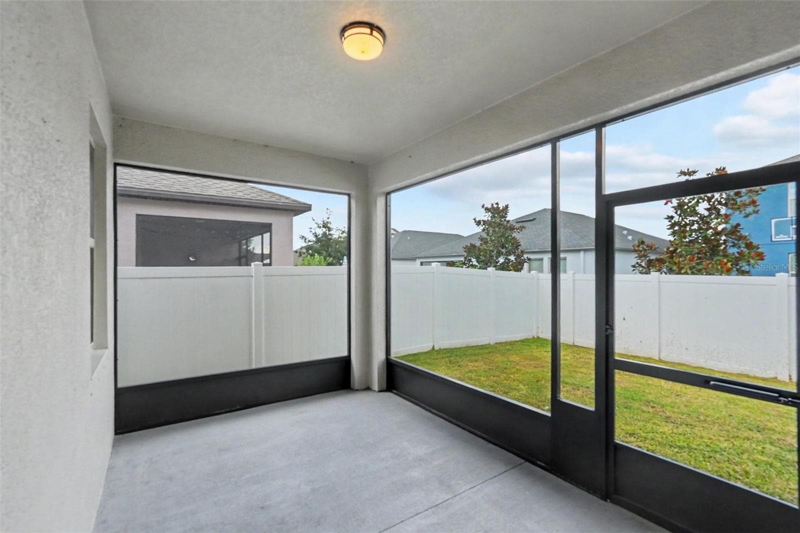 Single Family Residence at 13220 ORCA SOUND DR, RIVERVIEW, photo 18 of 19