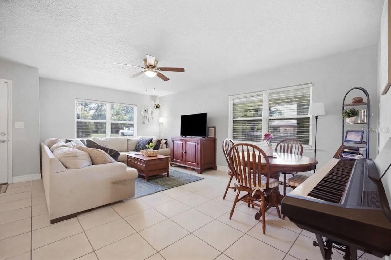 Single Family Residence at 345 CANNON ST, LAKELAND, photo 16 of 37