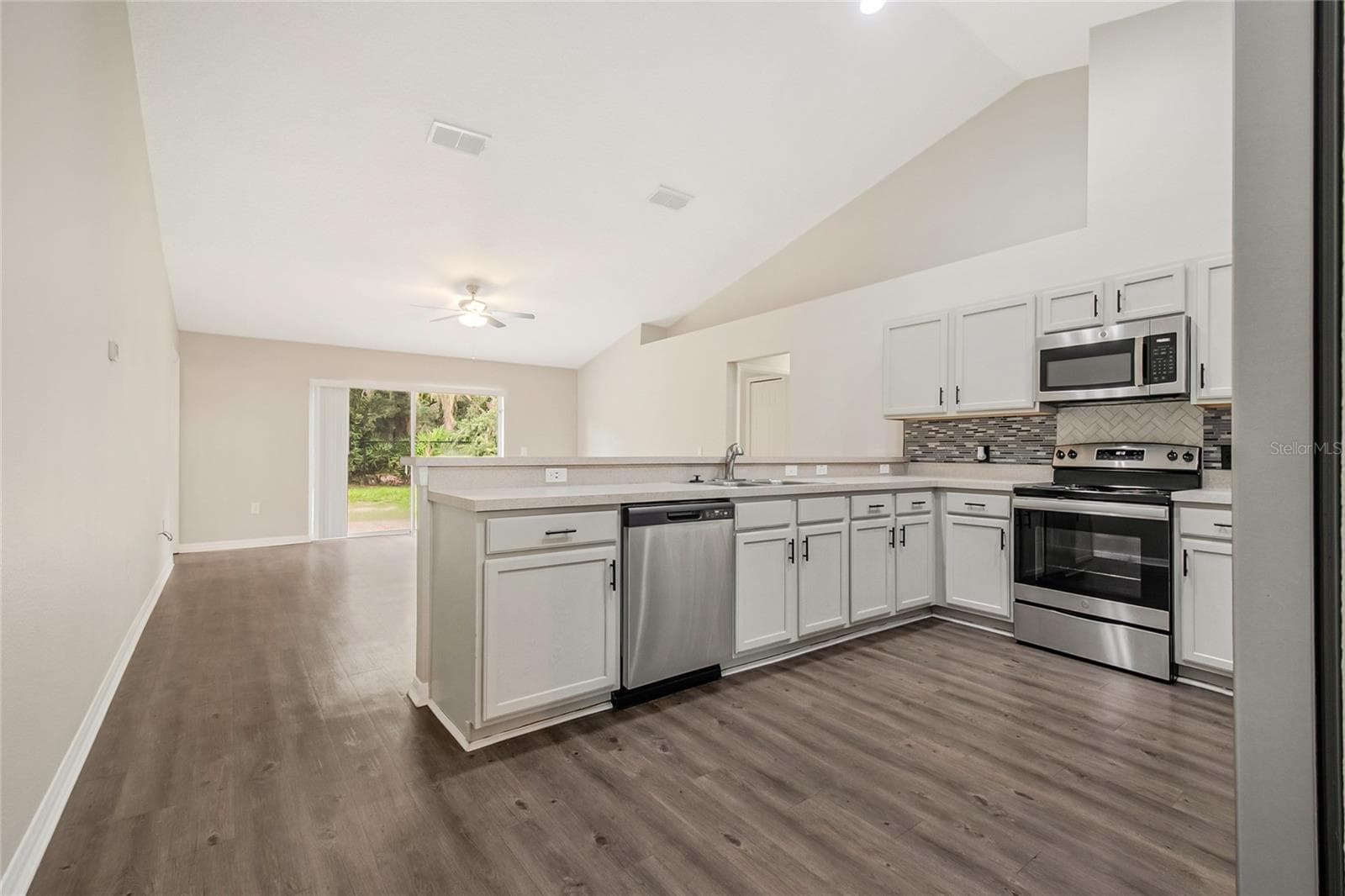 Single Family Residence at 1928 MICHIGAN CT, POINCIANA, photo 10 of 39