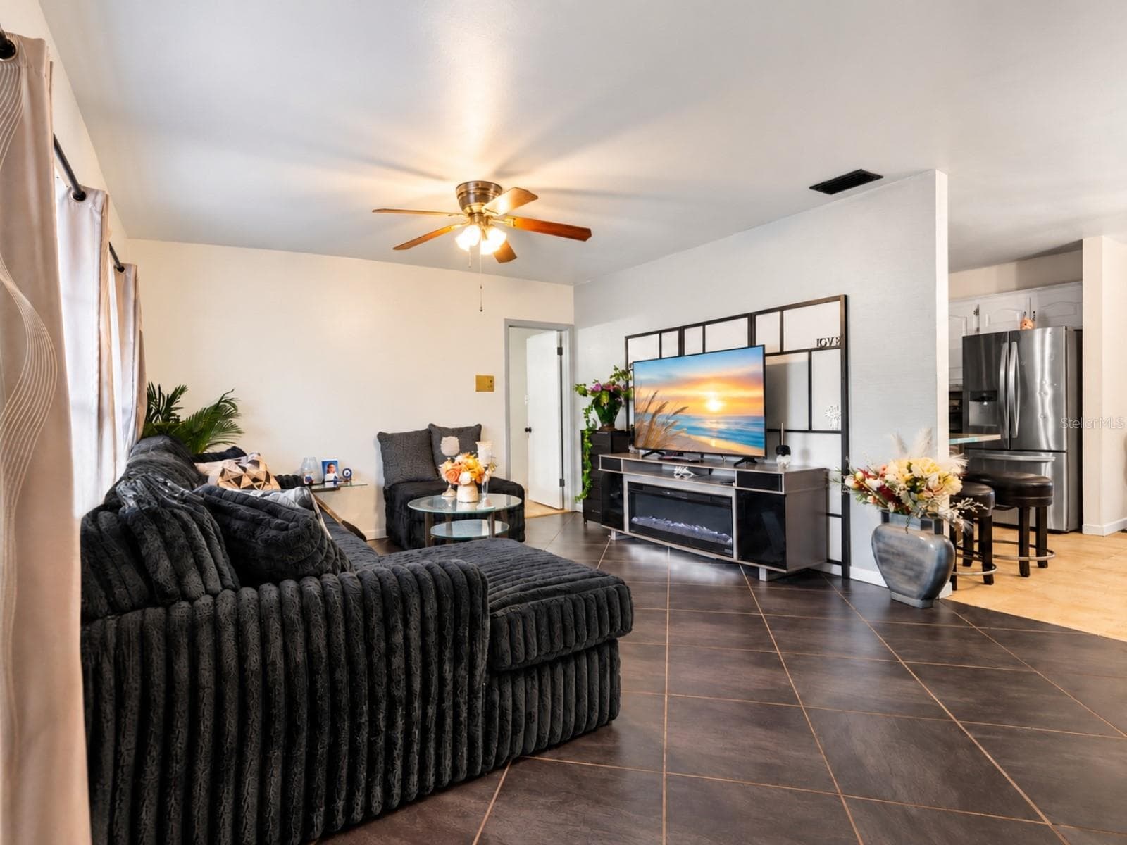 Large Family Room - 19201 ALICE CIR, LUTZ