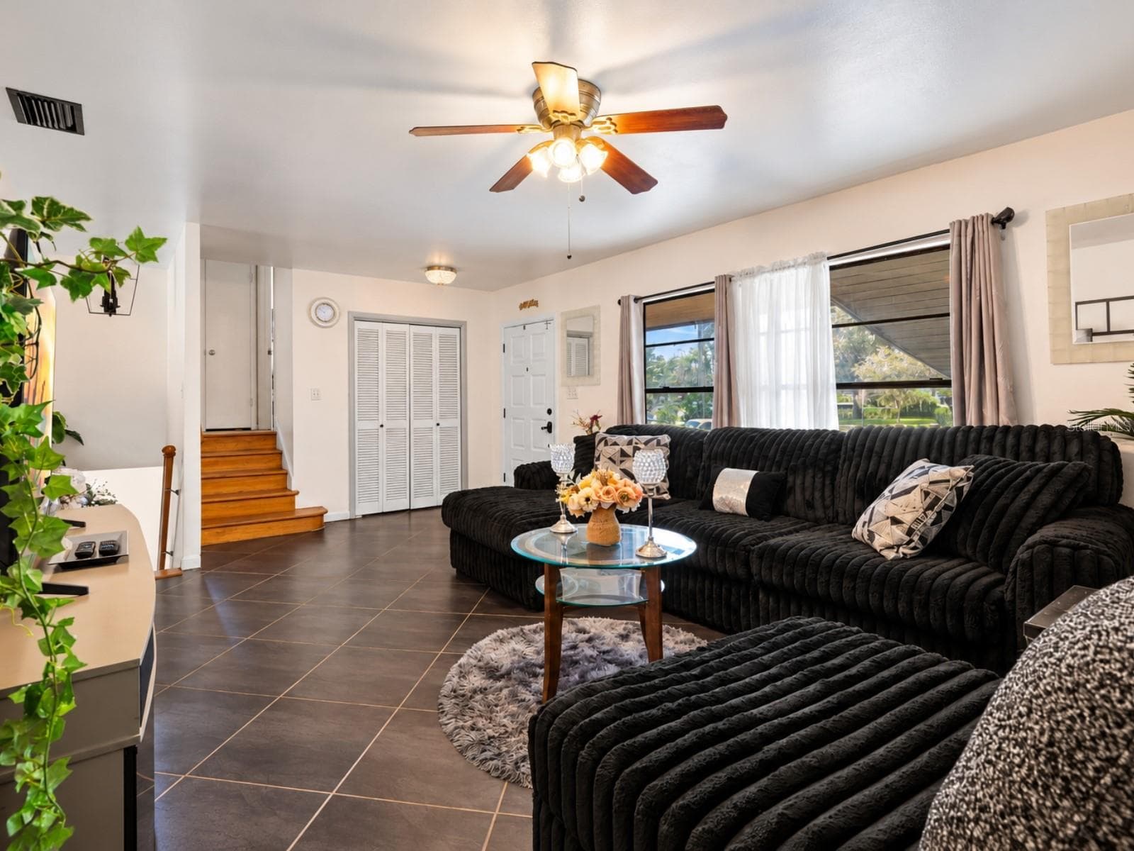 Single Family Residence at 19201 ALICE CIR, LUTZ, photo 7 of 44