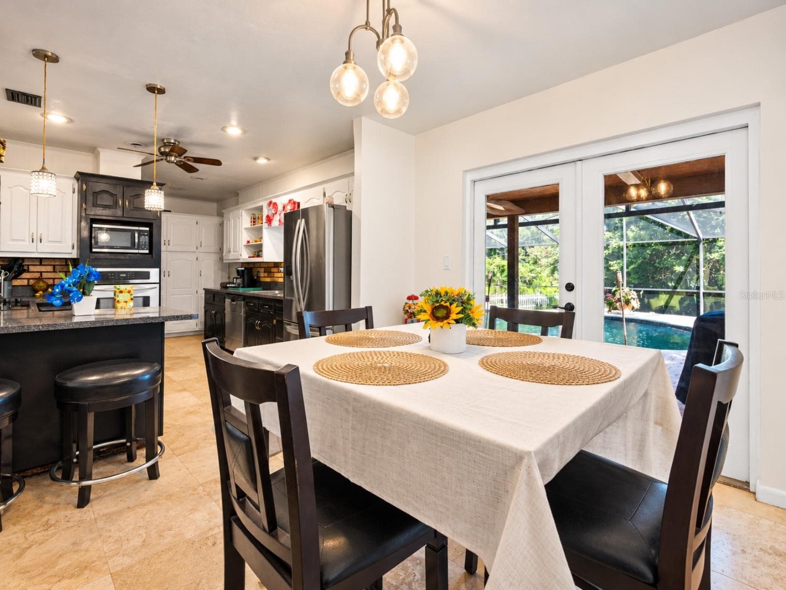 Eating Nook - 19201 ALICE CIR, LUTZ