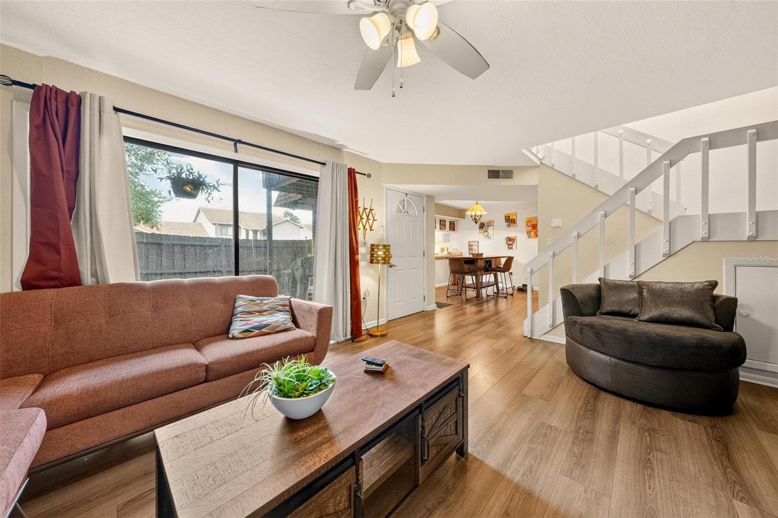 Large open living room - 618 OLYMPIC DR #6A, OCOEE