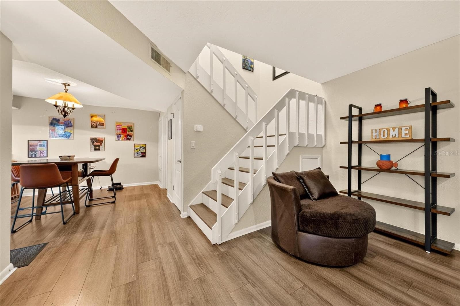 beautiful laminate flooring throughout, no carpet! - 618 OLYMPIC DR #6A, OCOEE