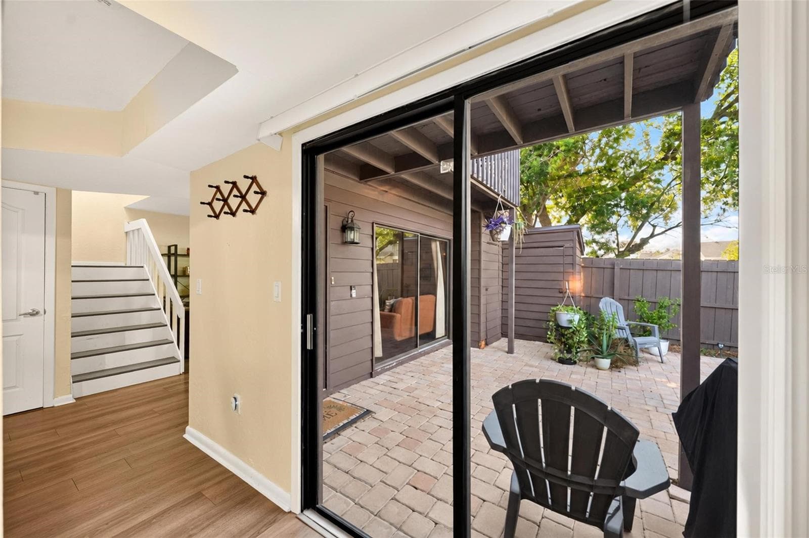 courtyard access from kitchen - 618 OLYMPIC DR #6A, OCOEE