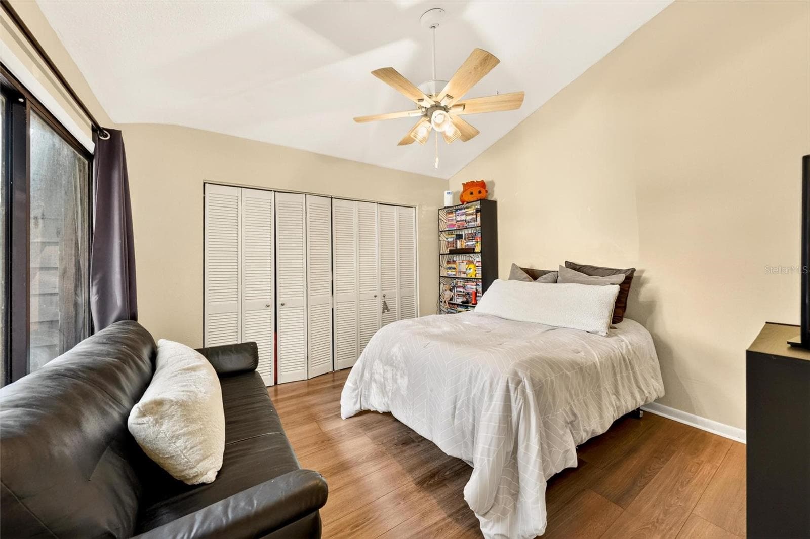 Bedroom 2 with balcony access - 618 OLYMPIC DR #6A, OCOEE