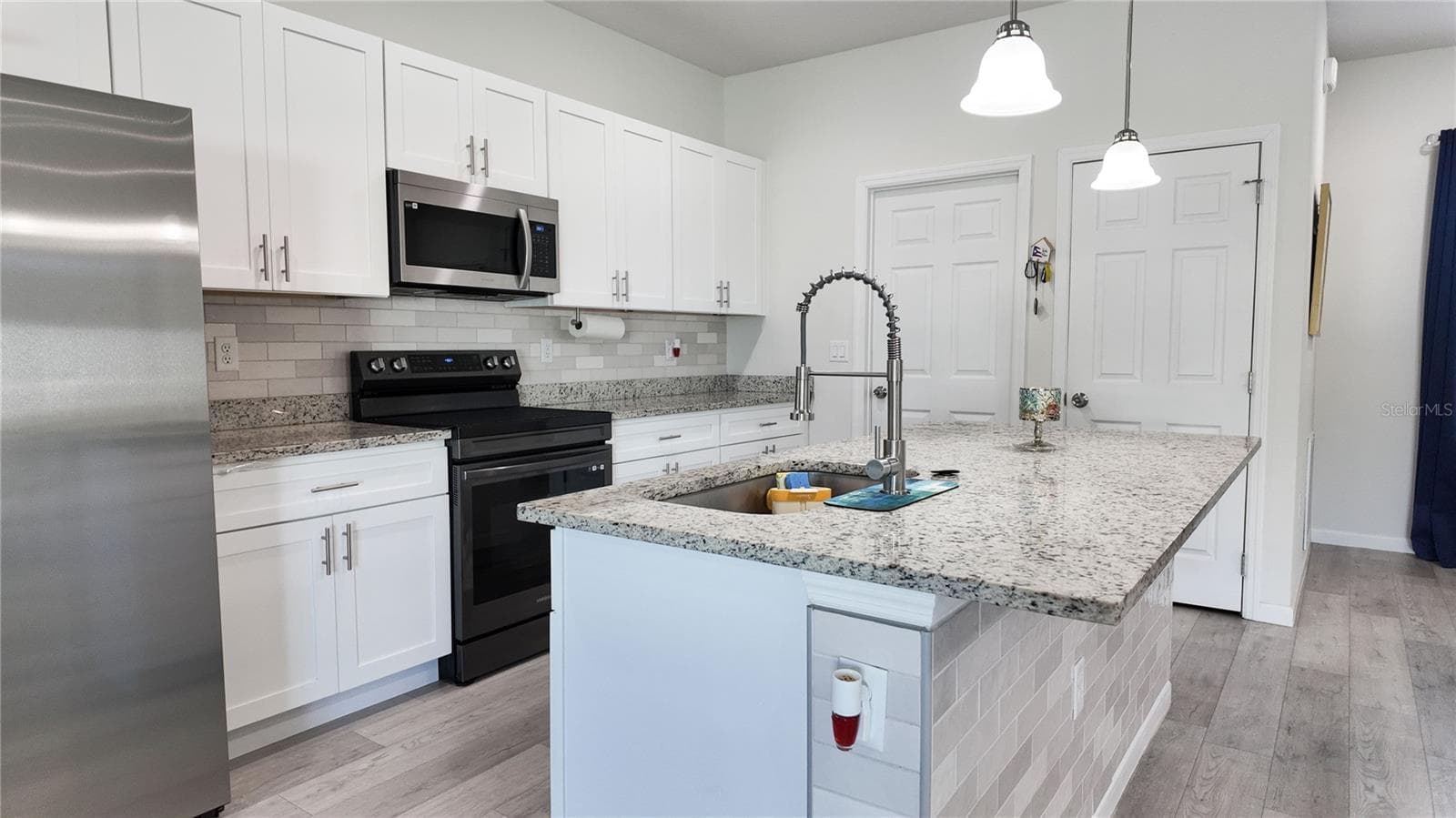 Single Family Residence at 237 MARION OAKS TRL, OCALA, photo 7 of 27