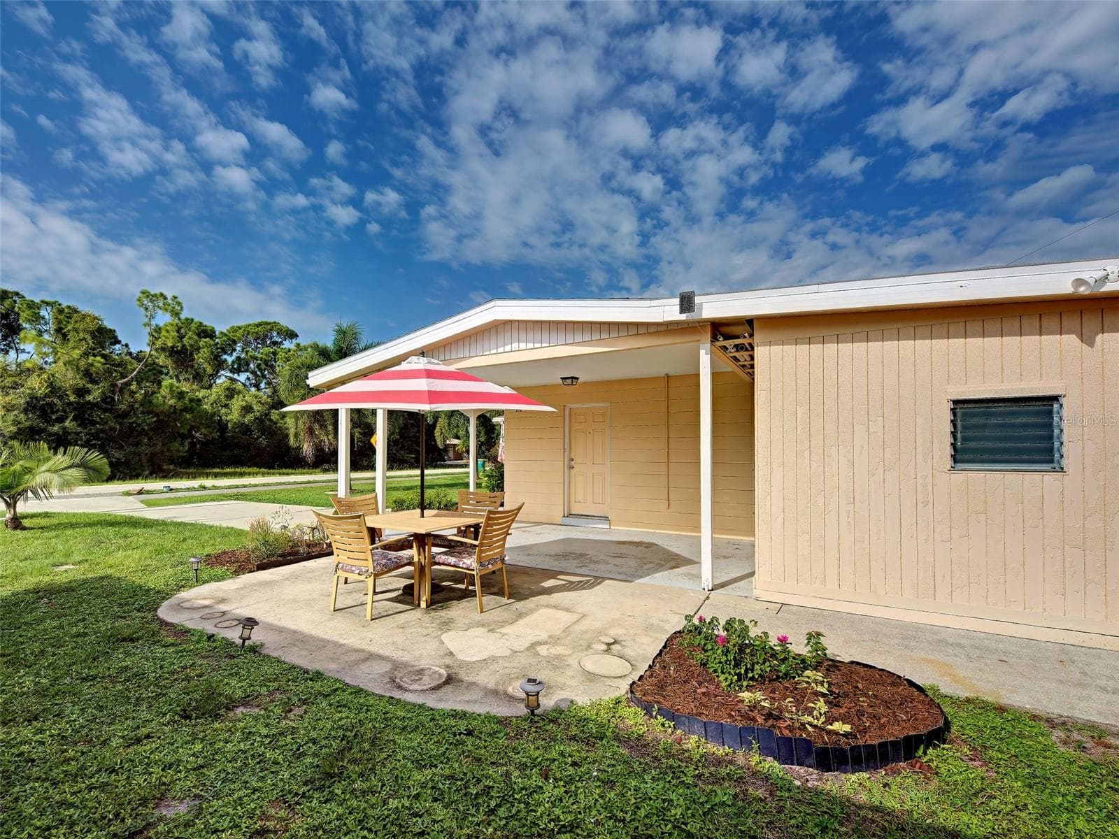 Single Family Residence at 22542 ELMIRA BLVD, PORT CHARLOTTE, photo 6 of 37