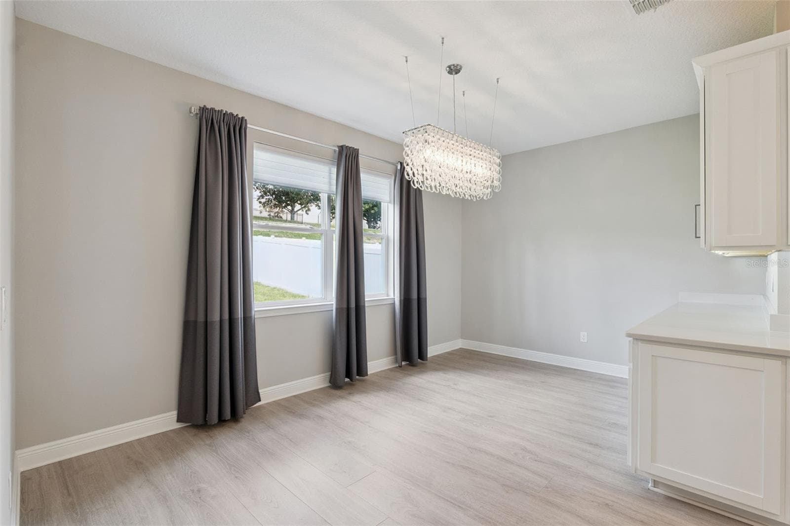 Single Family Residence at 5074 BREEZY ACRES ST, WINTER GARDEN, photo 8 of 63