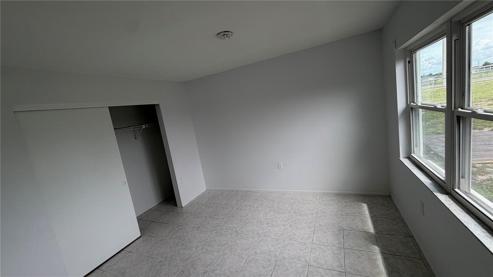 Single Family Residence at 8345 FOX HOLLOW DR, PORT RICHEY, photo 9 of 18