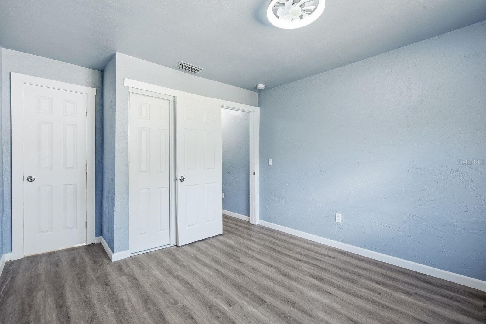 Single Family Residence at 8143 OVERLOOK PL NE, ST PETERSBURG, photo 14 of 22
