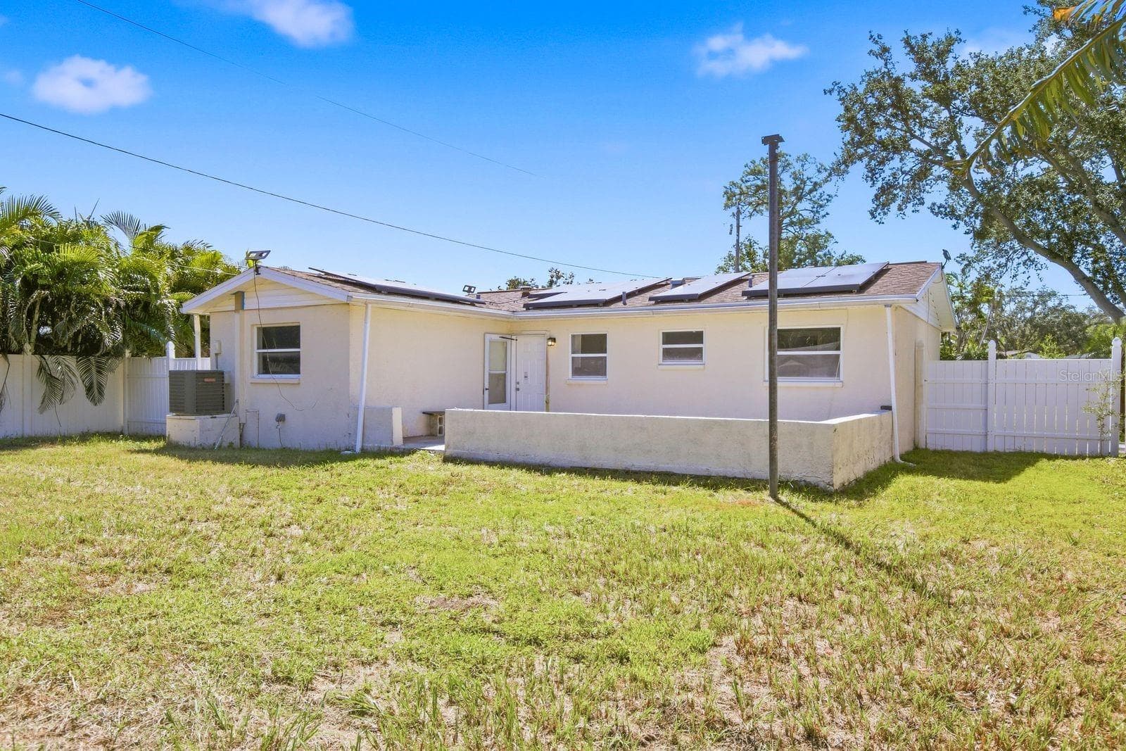 Single Family Residence at 8143 OVERLOOK PL NE, ST PETERSBURG, photo 19 of 22