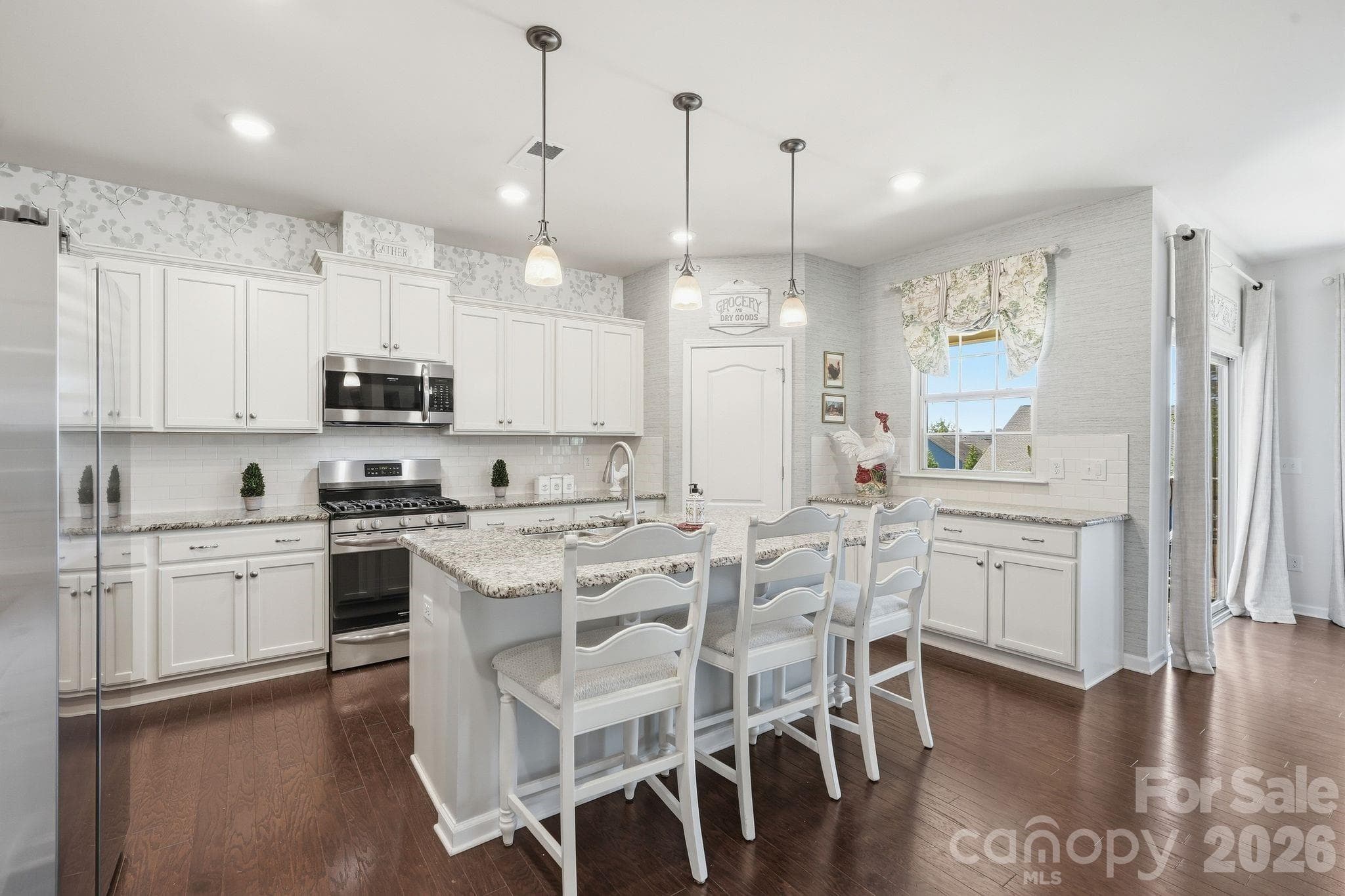 Single Family Residence at 7013 Hamilton Mill Drive, Waxhaw, photo 11 of 38