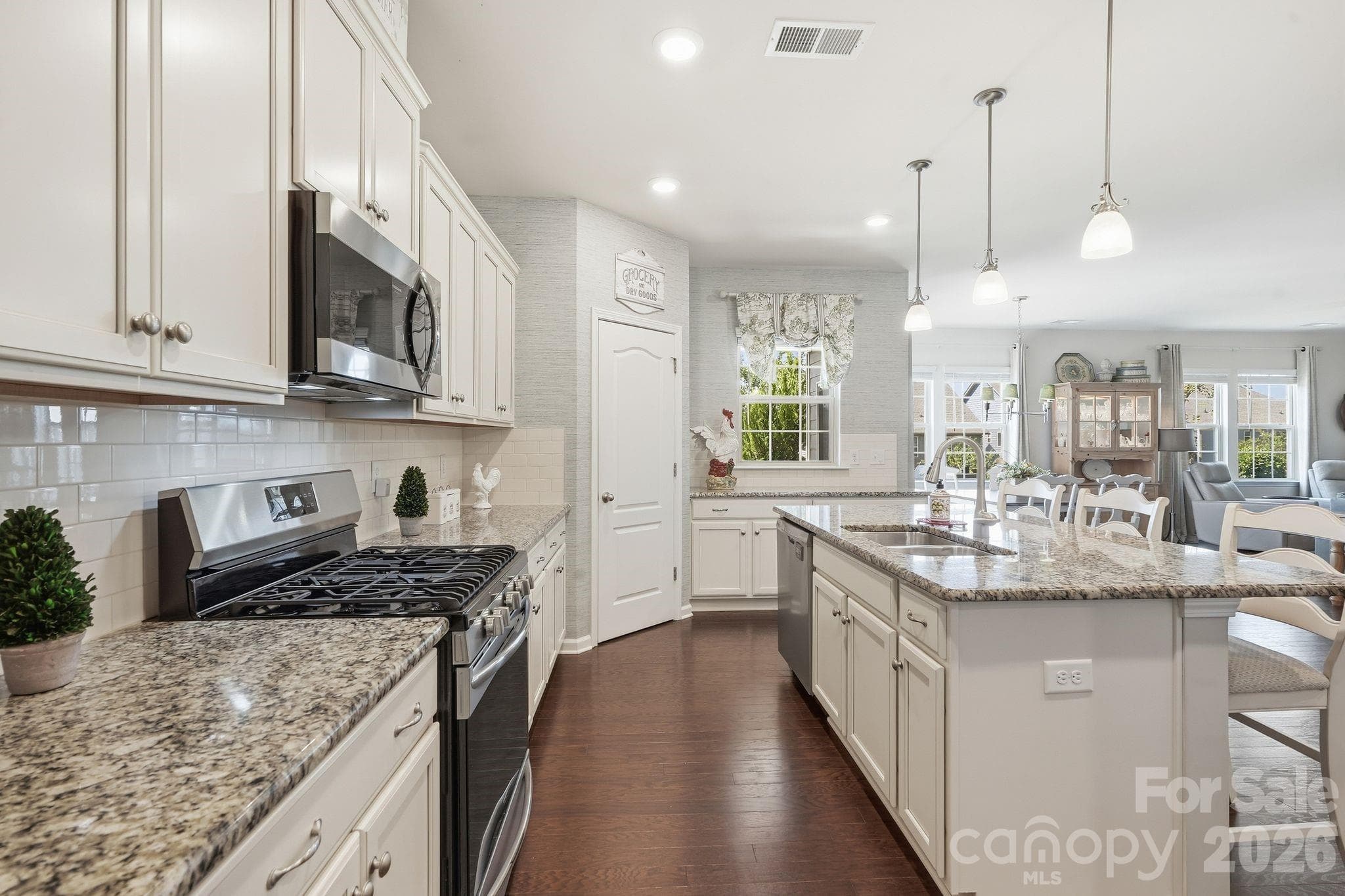 Single Family Residence at 7013 Hamilton Mill Drive, Waxhaw, photo 12 of 38