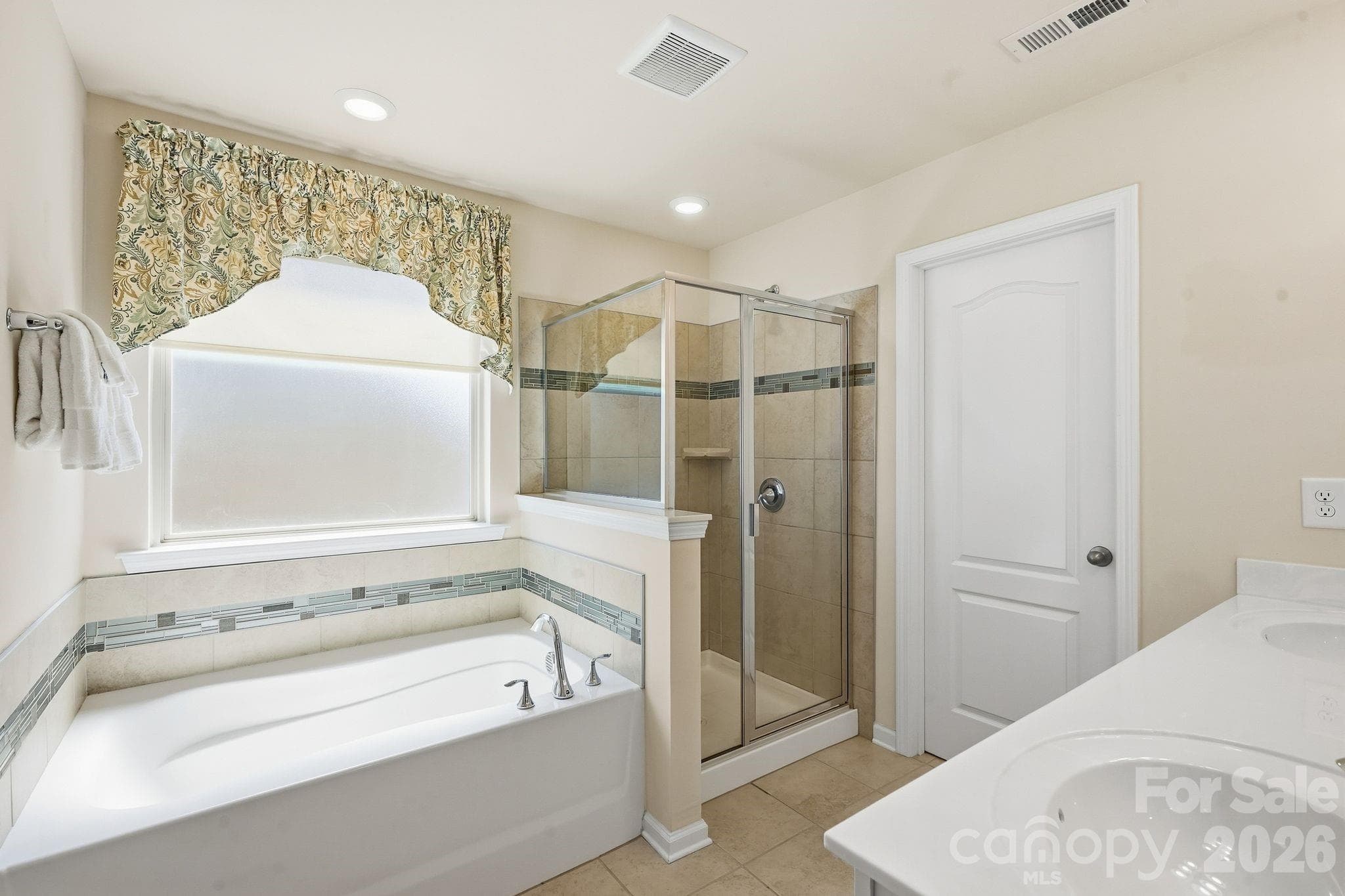 Single Family Residence at 7013 Hamilton Mill Drive, Waxhaw, photo 19 of 38