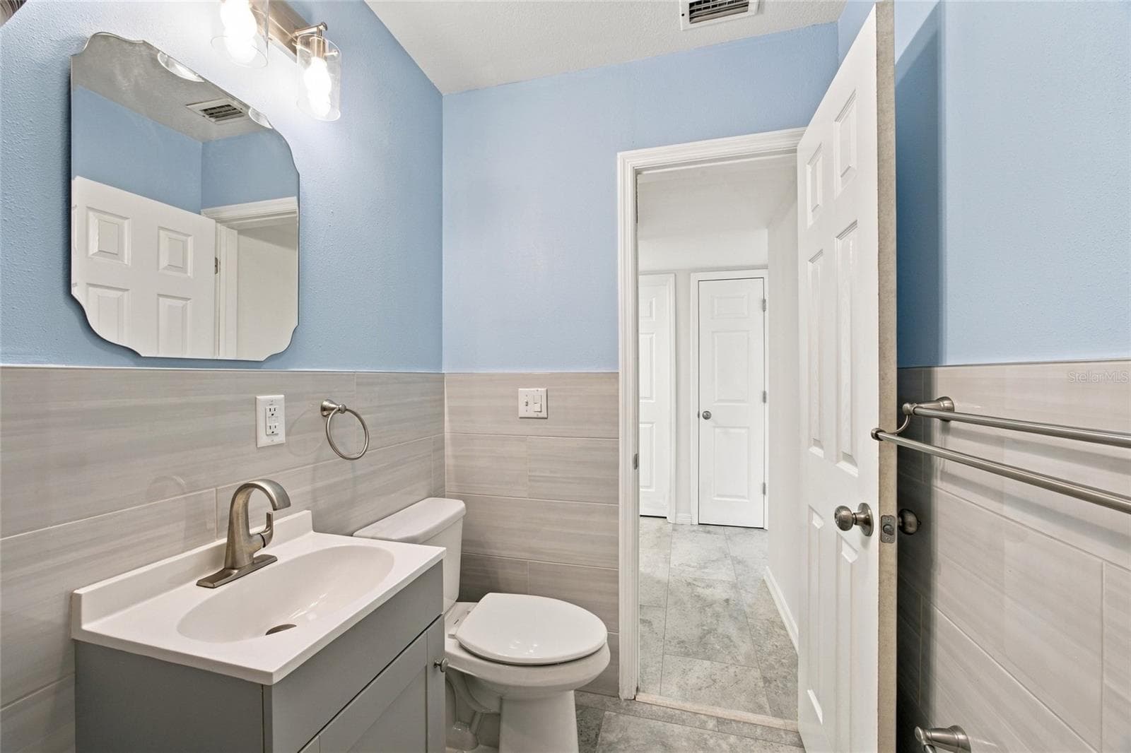 Full bath - 7557 18TH AVE N, ST PETERSBURG